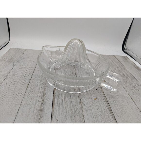 Vintage #1 Ribbed Glass Juicer Reamer 6" Diameter with Loop Handle & Pour Spout - Picture 1 of 5